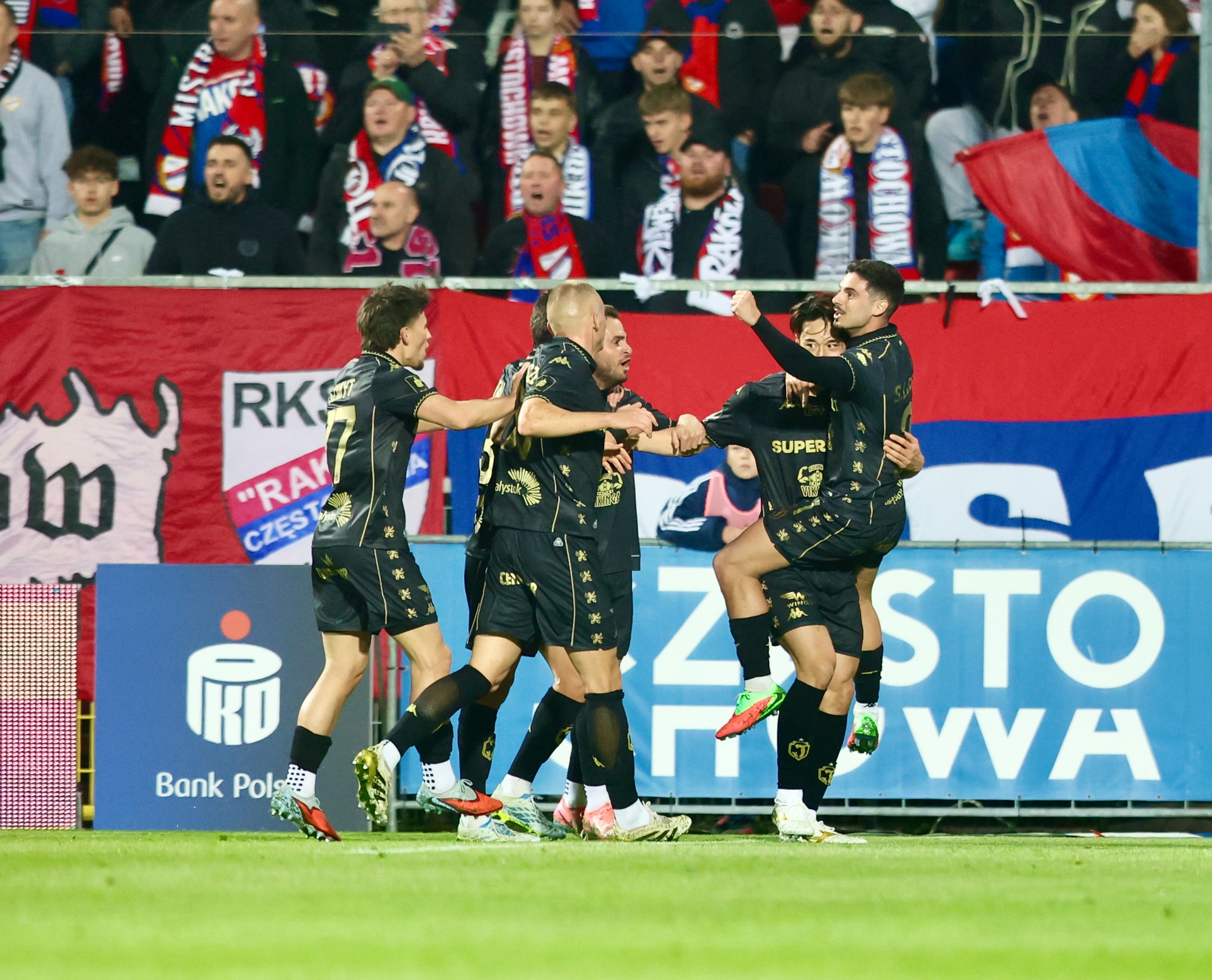 Jagiellonia podbiła Częstochowę! Jeszcze może marzyć o mistrzostwie