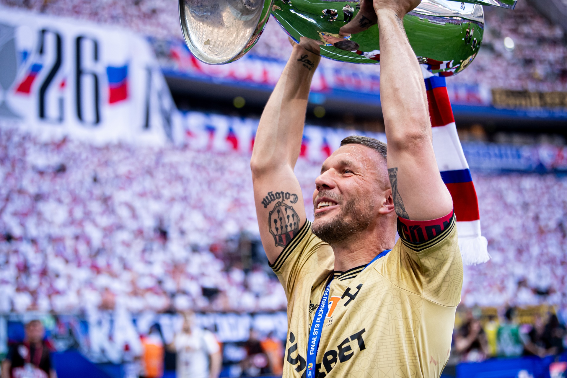 Tyle Podolski ma zapłacić za akcje Górnika. Wszystko w rękach radnych Zabrza