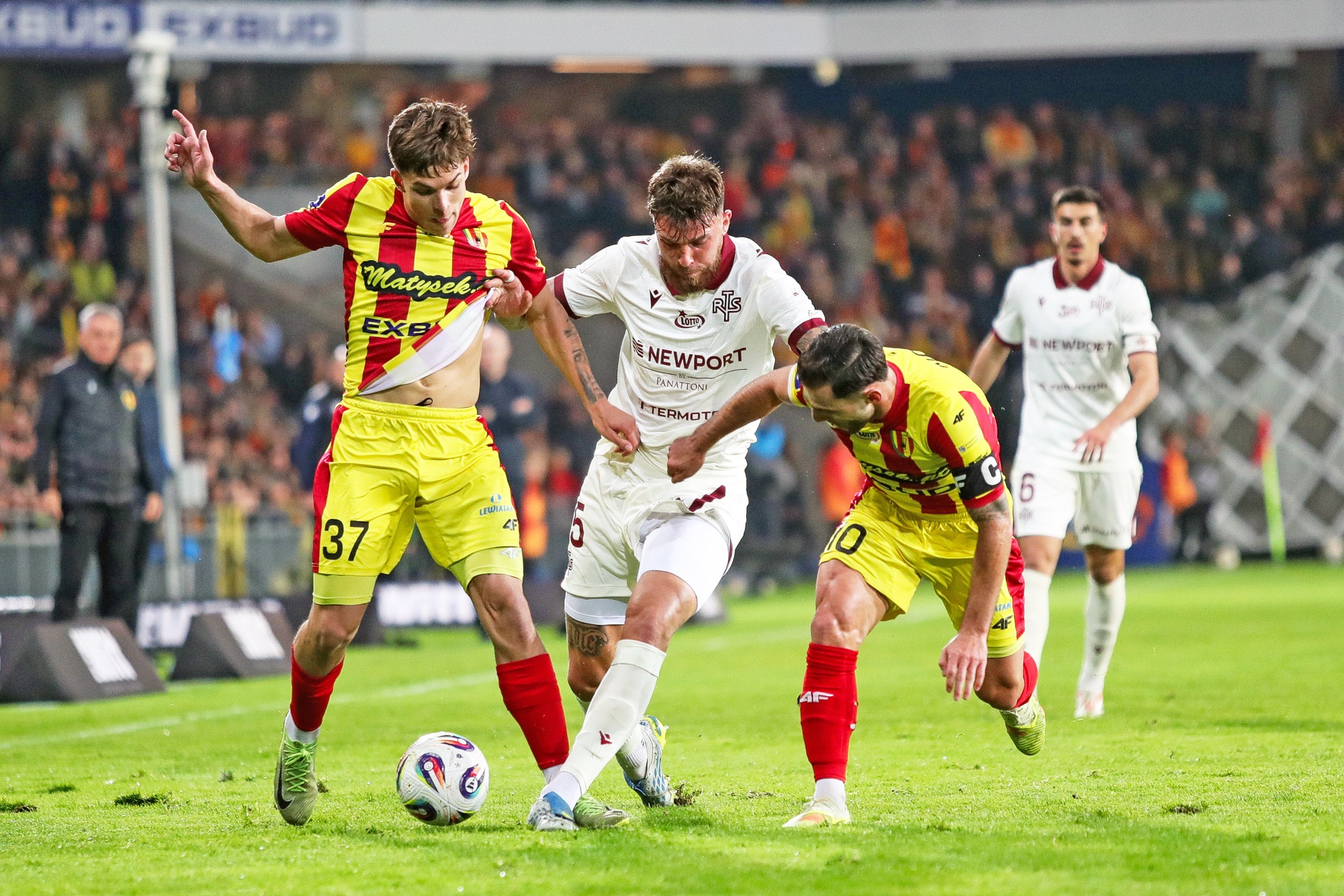 Widzew nad przepaścią! Przegrał kluczowy mecz