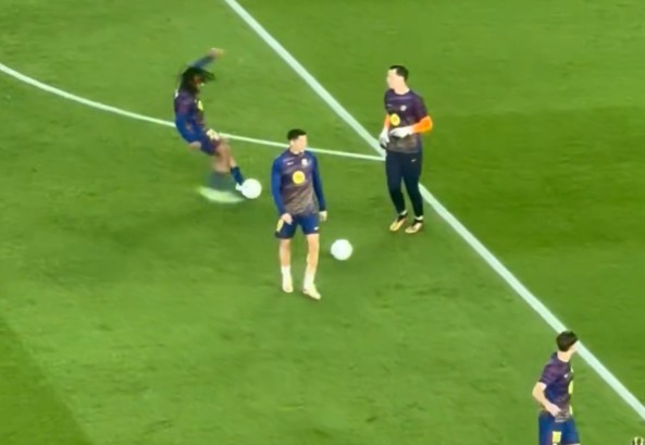 Sceny przed meczem Barcelony. Szczęsny i Lewandowski w roli głównej [WIDEO]
