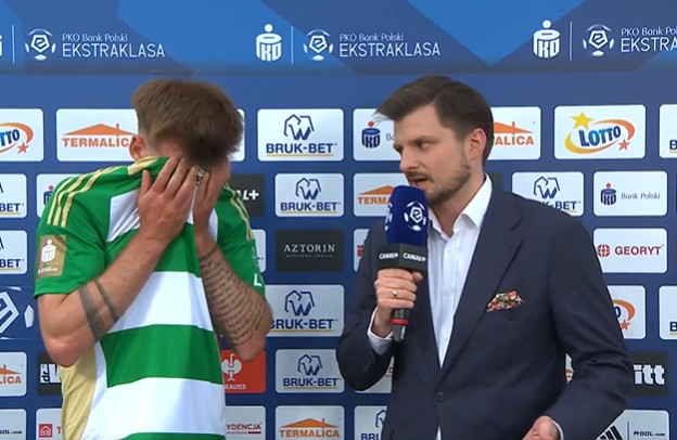 "Wku***enie, zje***iśmy po całości". Gracz Lechii wybuchł przed kamerami [WIDEO]
