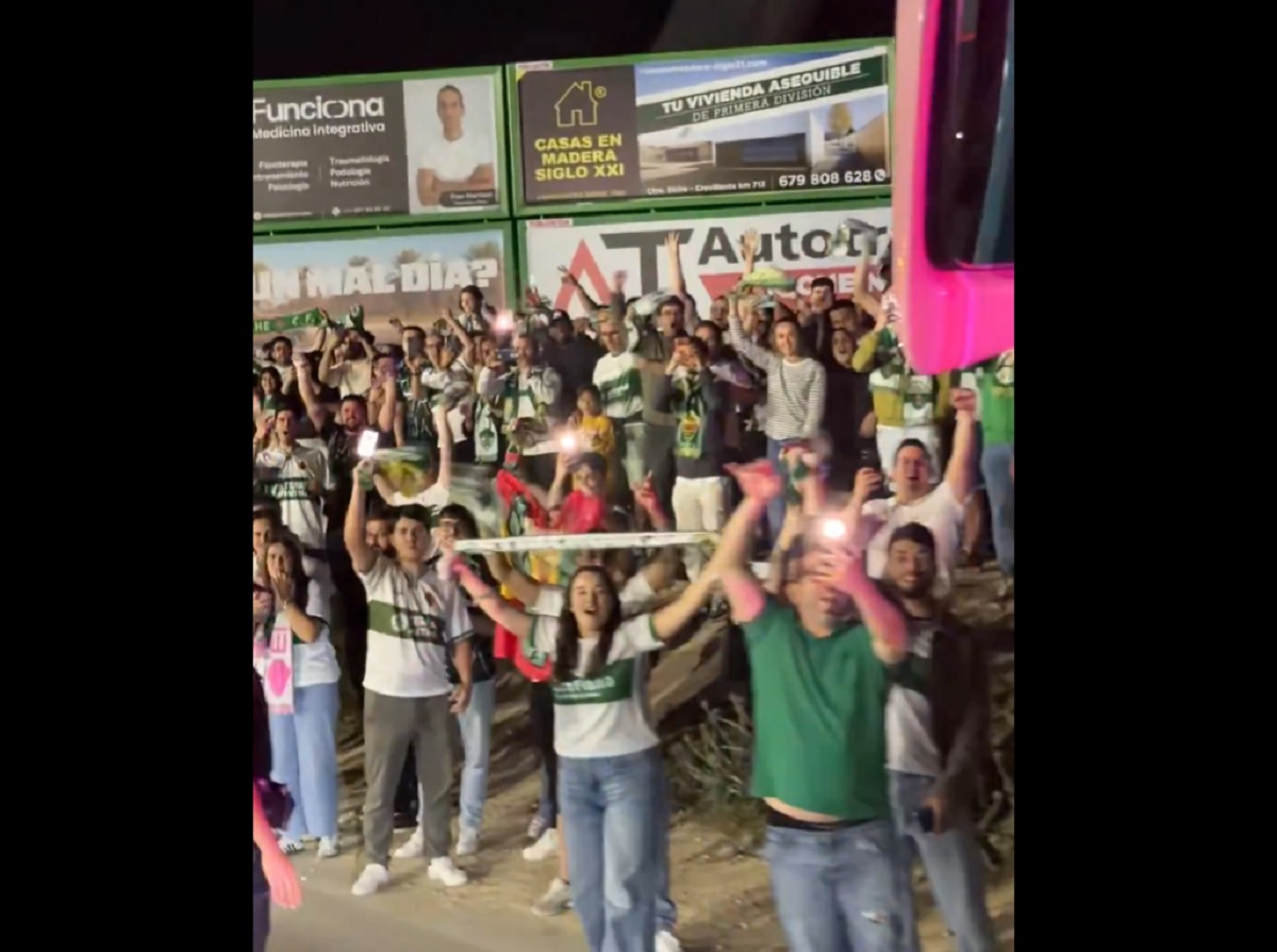 Była 3:30 w nocy. Tak świętowali utrzymanie w La Liga [WIDEO]