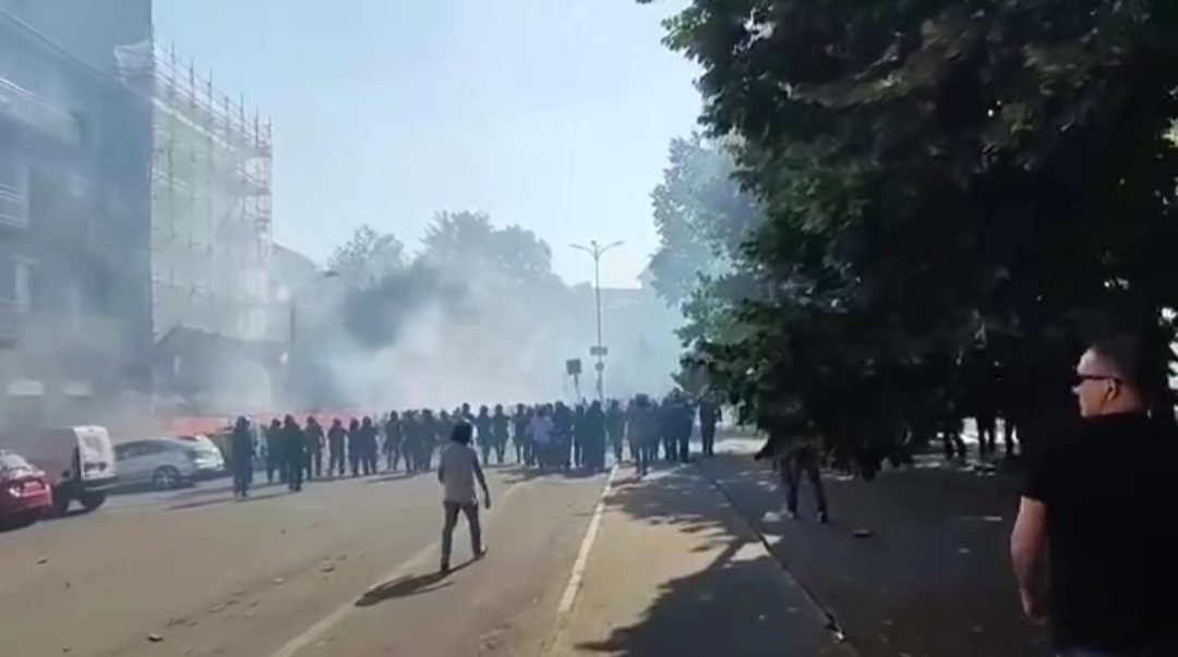 Skandal w Turynie! Kibole opóźnili rozegranie ważnego meczu