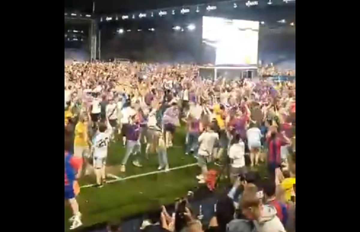Szalone sceny na stadionie zwycięzcy LK. Tak świętowali w Anglii [WIDEO]