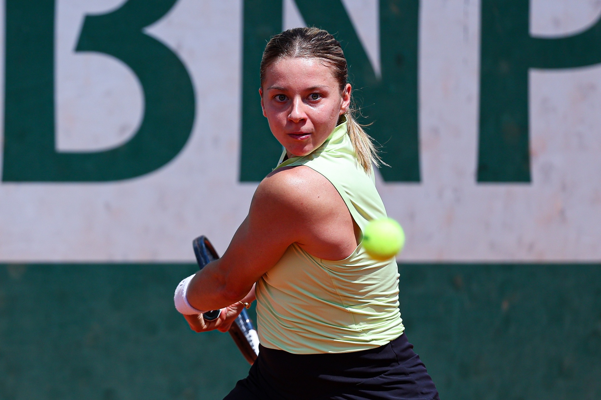 Polska tenisistka znów to zrobiła! Kapitalna gra na Roland Garros, faworytka pokonana