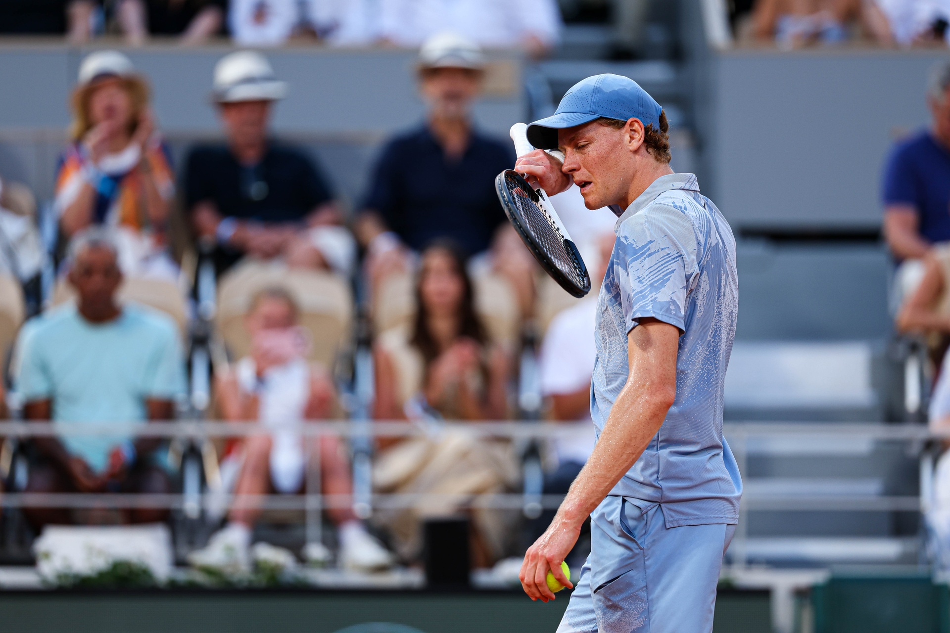 Sensacja na Roland Garros. Finalista wyleciał z hukiem