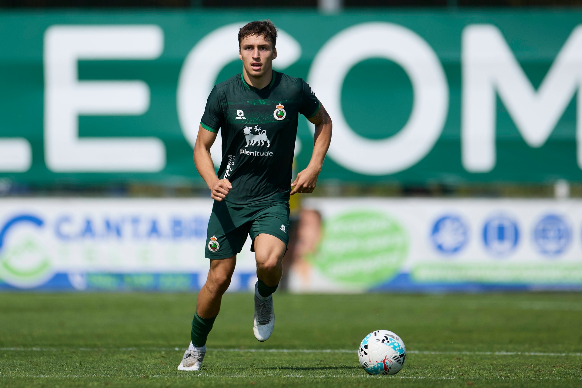 Z drugiej ligi do Barcelony? Talent na celowniku mistrzów Hiszpanii