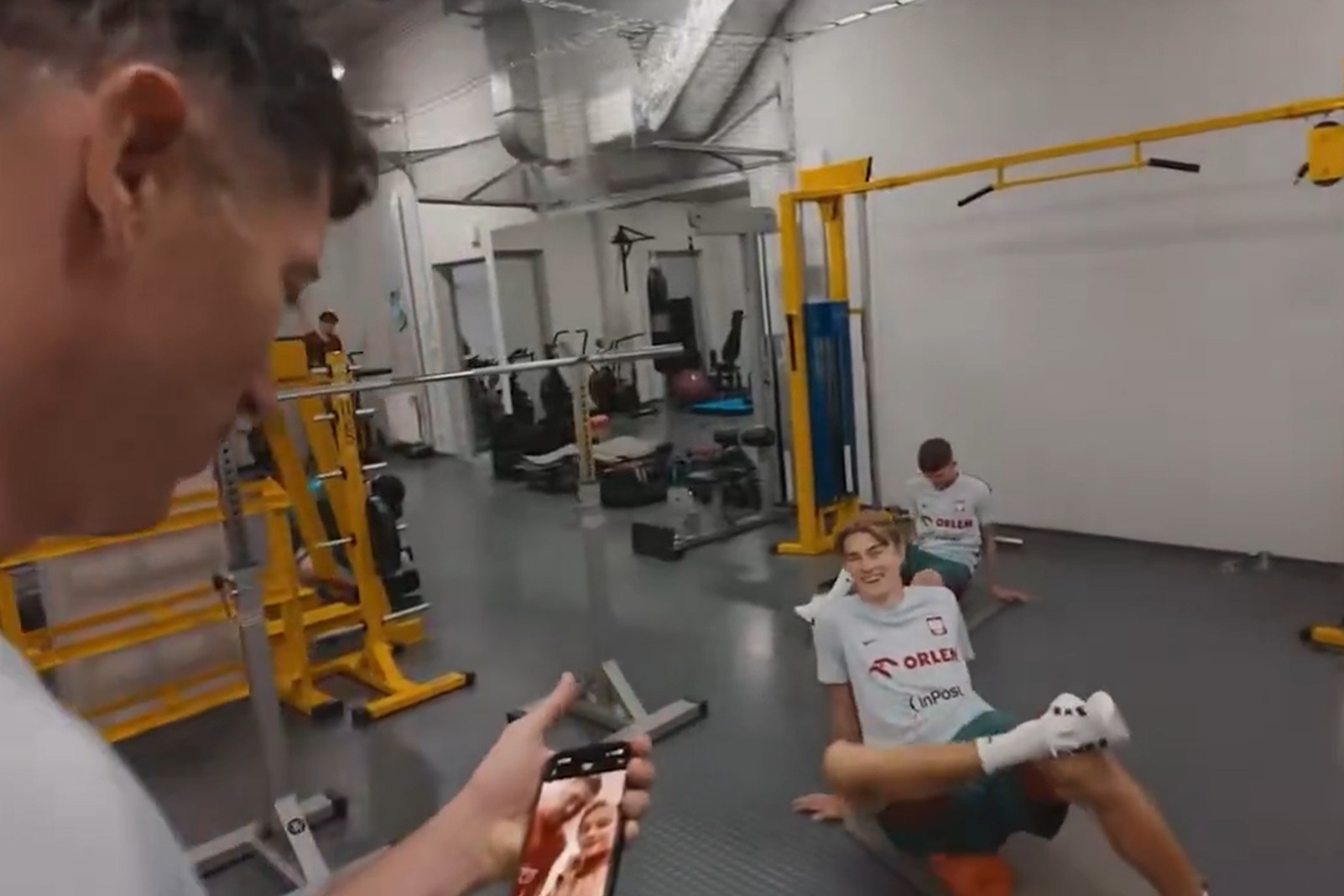 Spotkanie po latach na zgrupowaniu kadry. Lewandowski się nie spodziewał [WIDEO]
