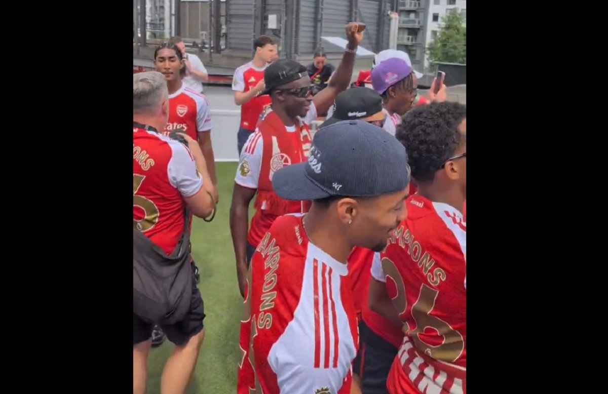 Wow! Istne szaleństwo w Londynie. Tak świętuje Arsenal [WIDEO]