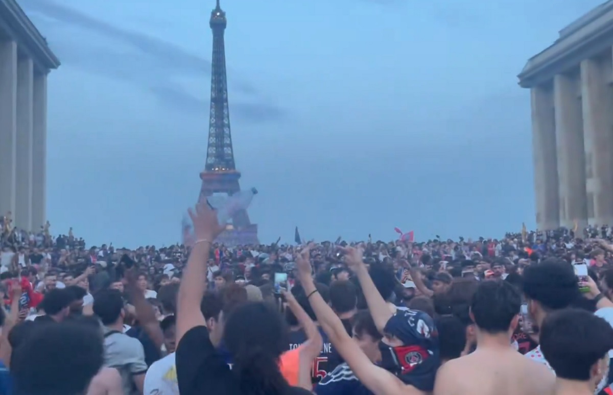 "Mbappe, ty sk****synu". Szokujące obrazki po triumfie PSG [WIDEO]