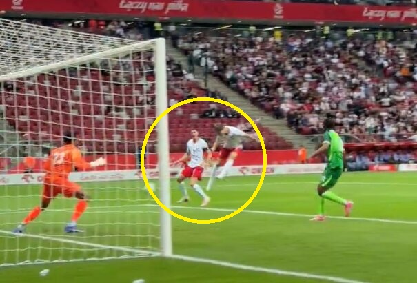 Kamiński zabrał gola "Lewemu"? To powinna być bramka dla Polski [WIDEO]