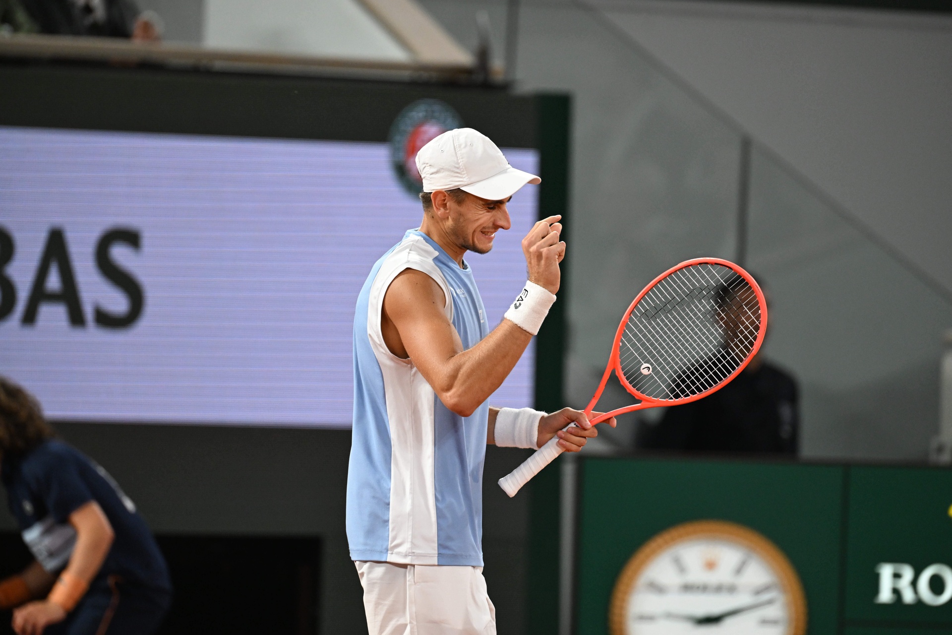 Nagła rezygnacja w Roland Garros. Wygrał bez wychodzenia na kort