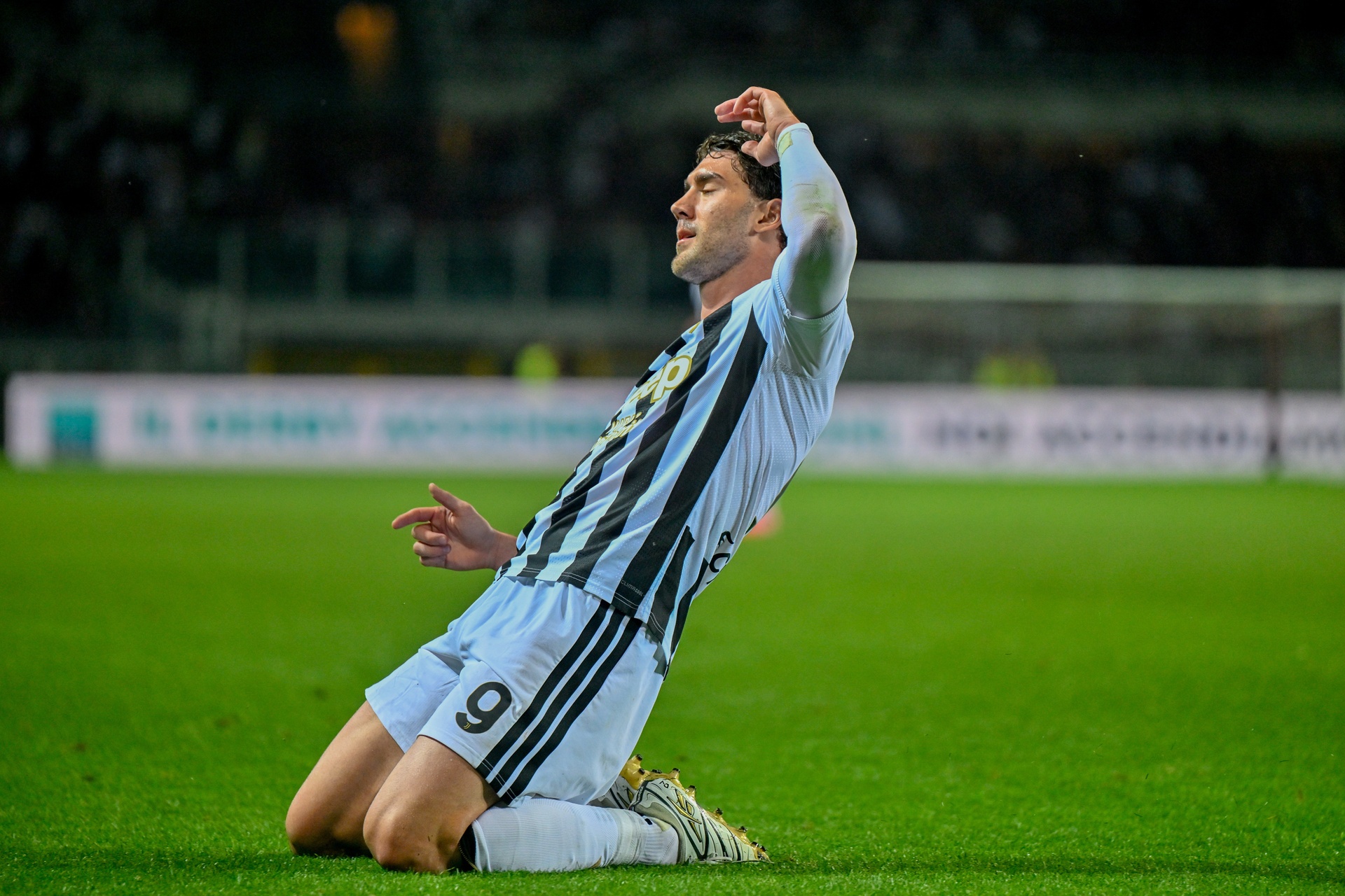 To on ma zastąpić Vlahovicia. Juventus negocjuje ze znanym napastnikiem