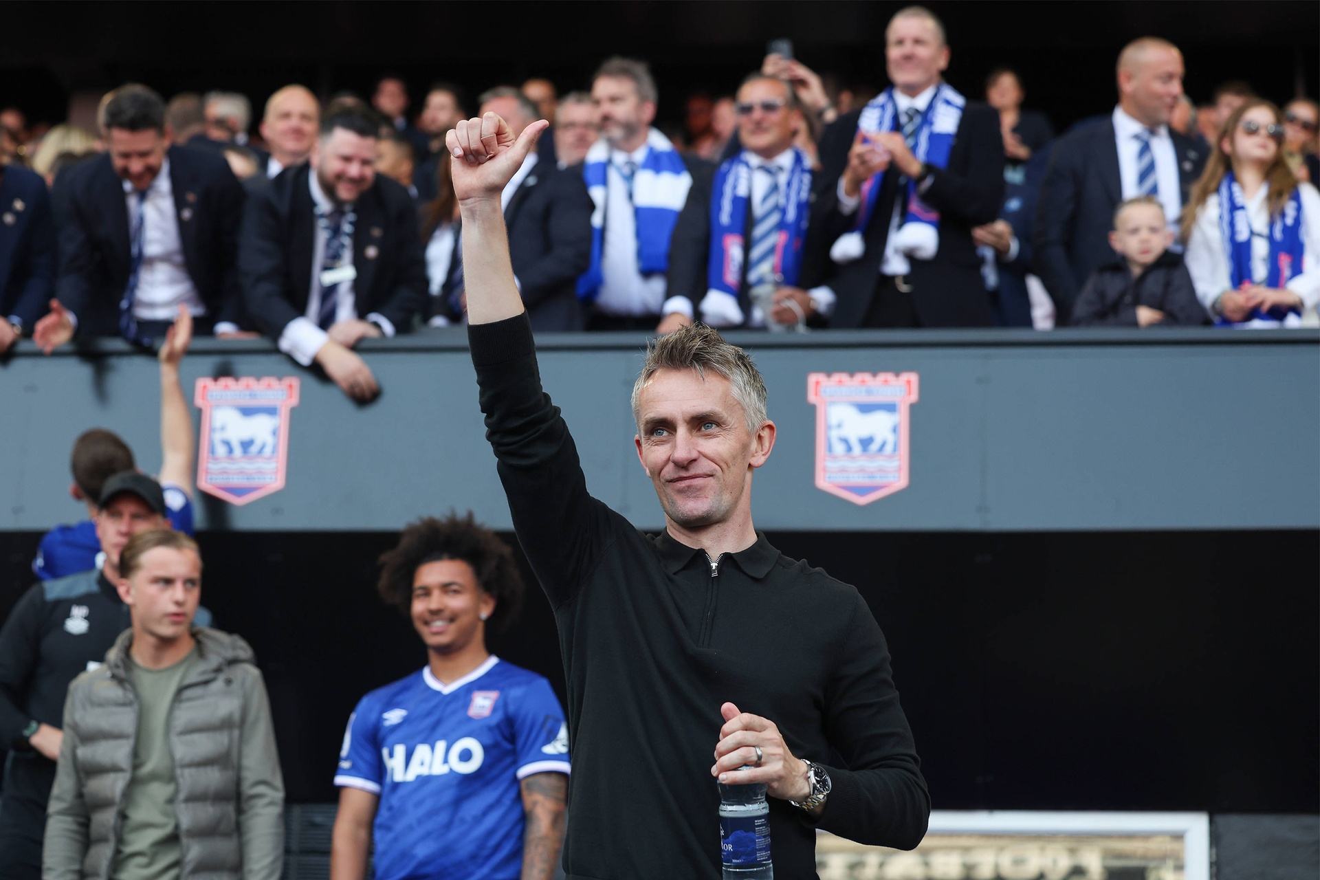 Awansował do Premier League i odchodzi z klubu. Nagła rezygnacja