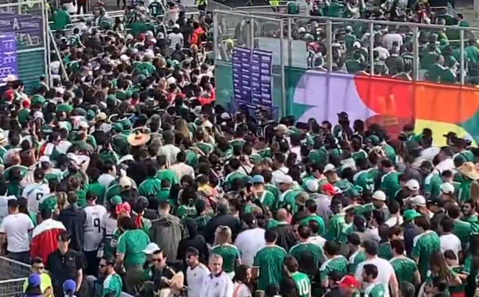 Szaleństwo na mundialu. Stadion już otwarty, napływają tłumy [WIDEO]