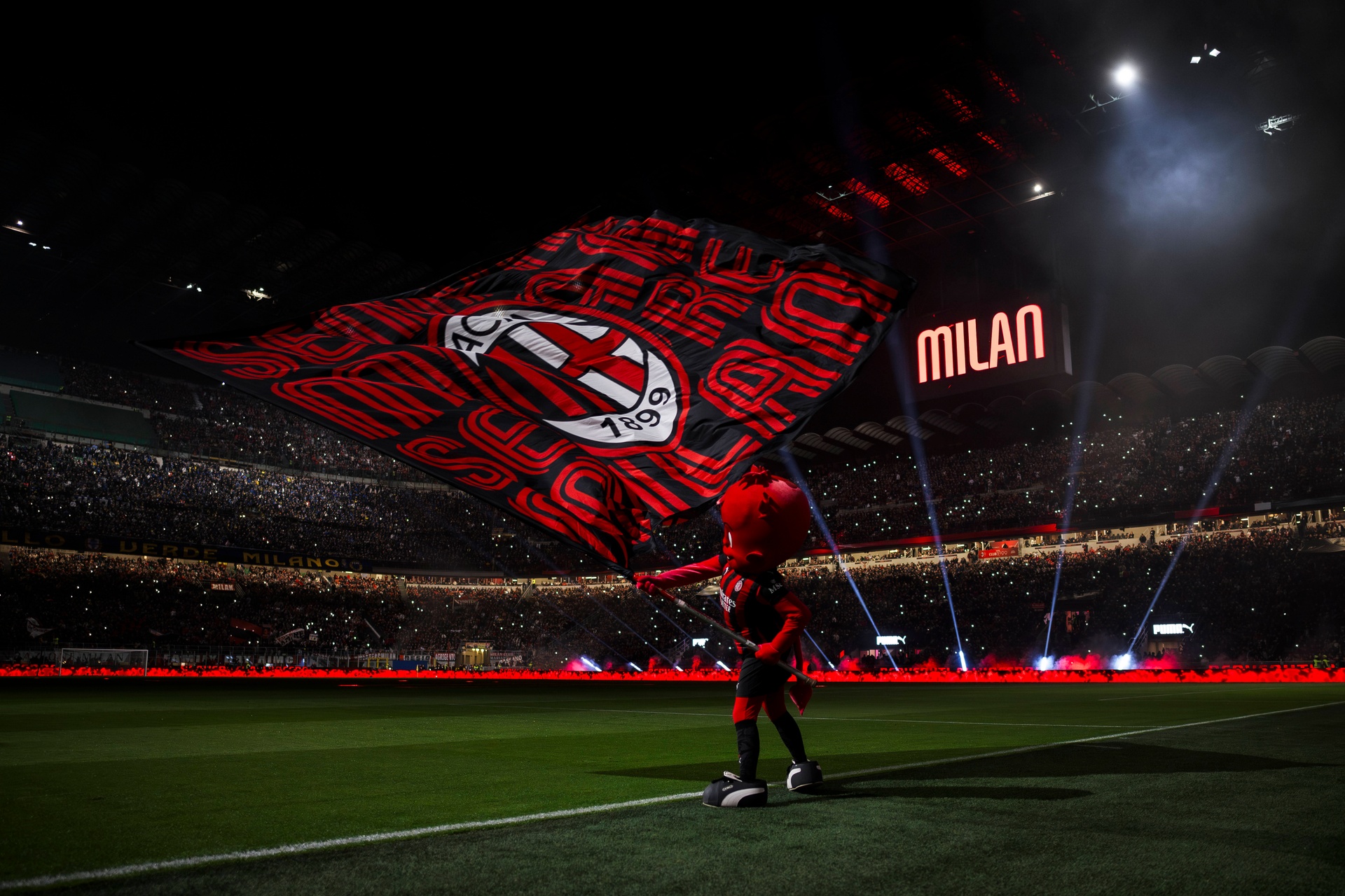 To on ma objąć Milan. "Zaawansowane rozmowy"