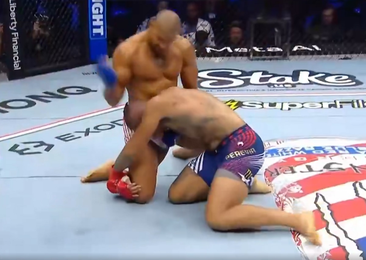 Kontrowersje w Białym Domu. W taki sposób został mistrzem UFC [WIDEO]
