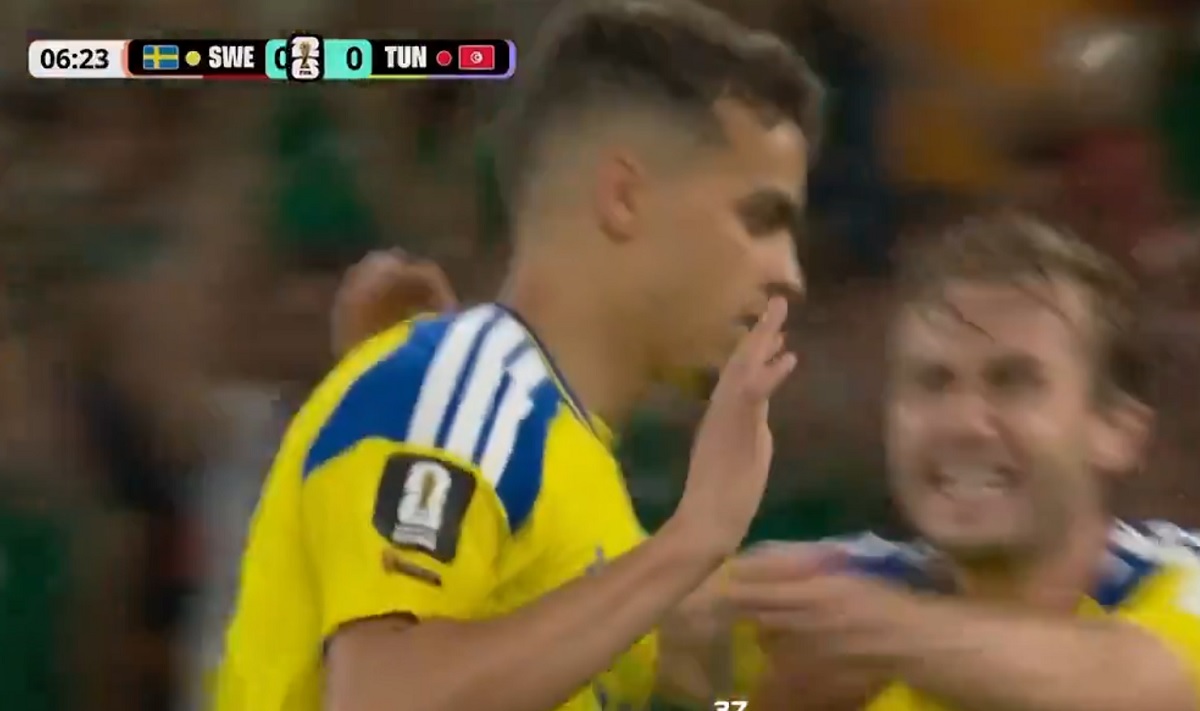 Strzelił debiutanckiego gola na mundialu i przeprosił. Jasny powód [WIDEO]