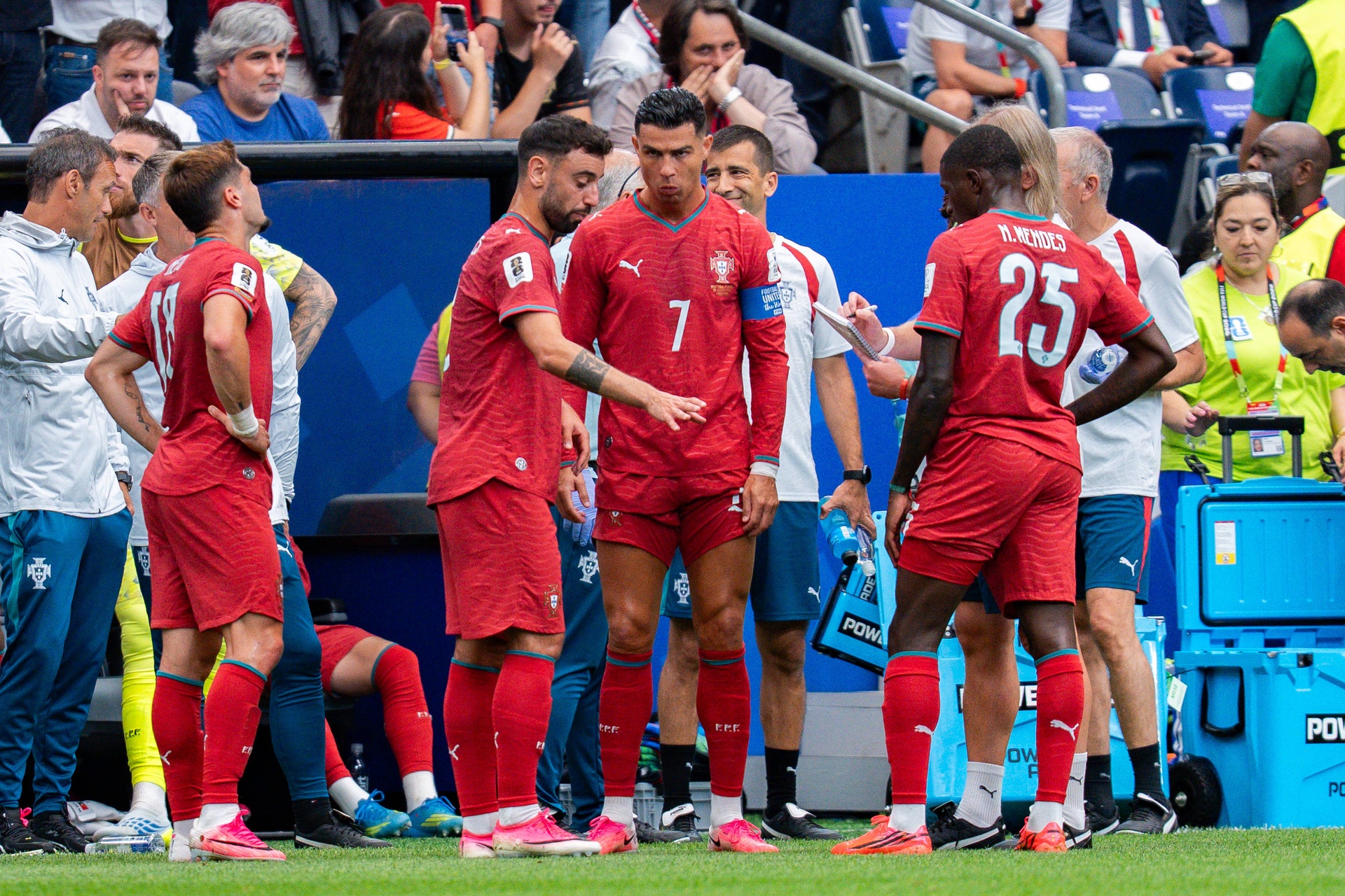 Portugalia wrze po historycznej wpadce. Cristiano Ronaldo brutalnie podsumowany