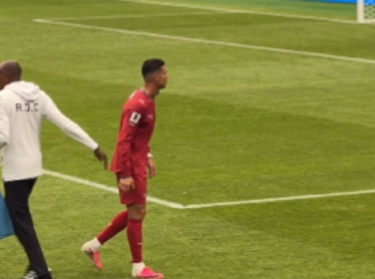 Zaczęli skandować nazwisko Messiego. Tak zareagował Ronaldo [WIDEO]