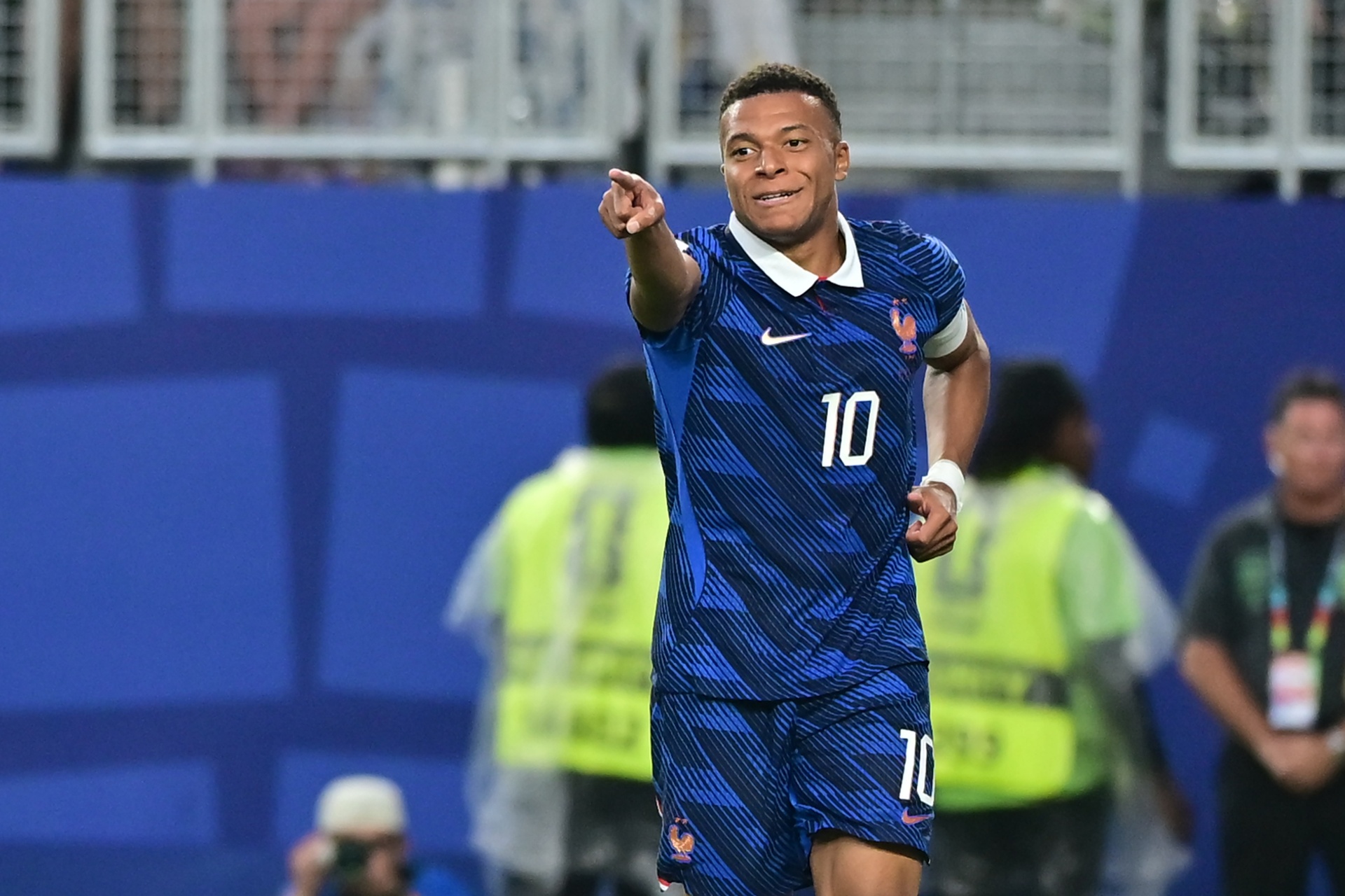Mbappe rozpływa się nad kolegą z kadry. Perez chce go mieć w Realu. "Uwielbiam z nim grać"