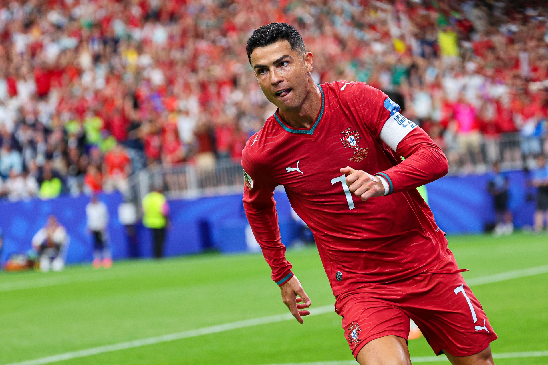 Wrze po popisie Ronaldo, w jednym jest niedościgniony. "Messi musiałby zagrać na MŚ 2030, żeby go przebić"