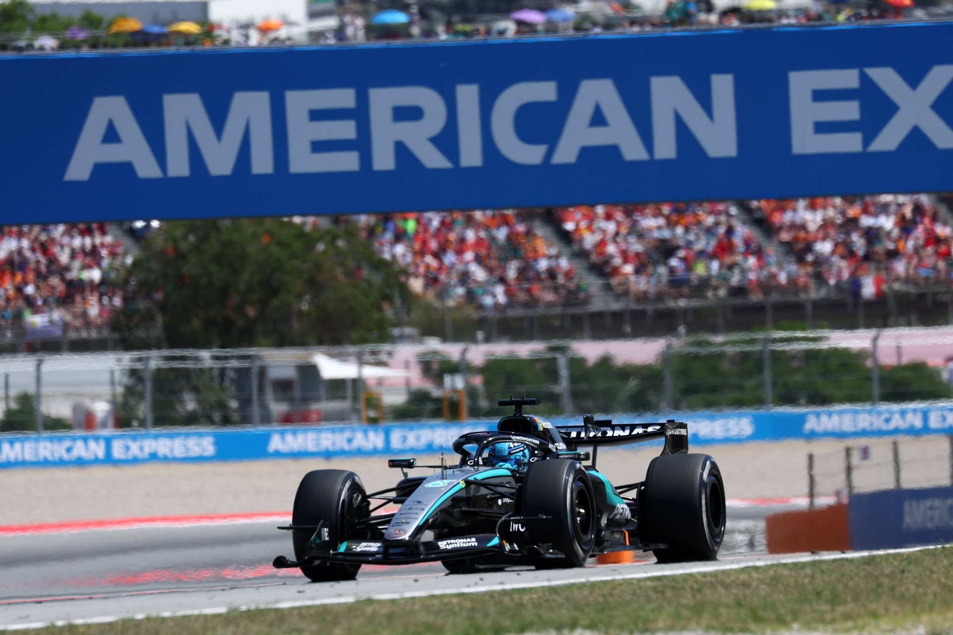 Pierwszy triumf w F1 od prawie 4 miesięcy. Mercedes błyszczał w Austrii, słaby Leclerc