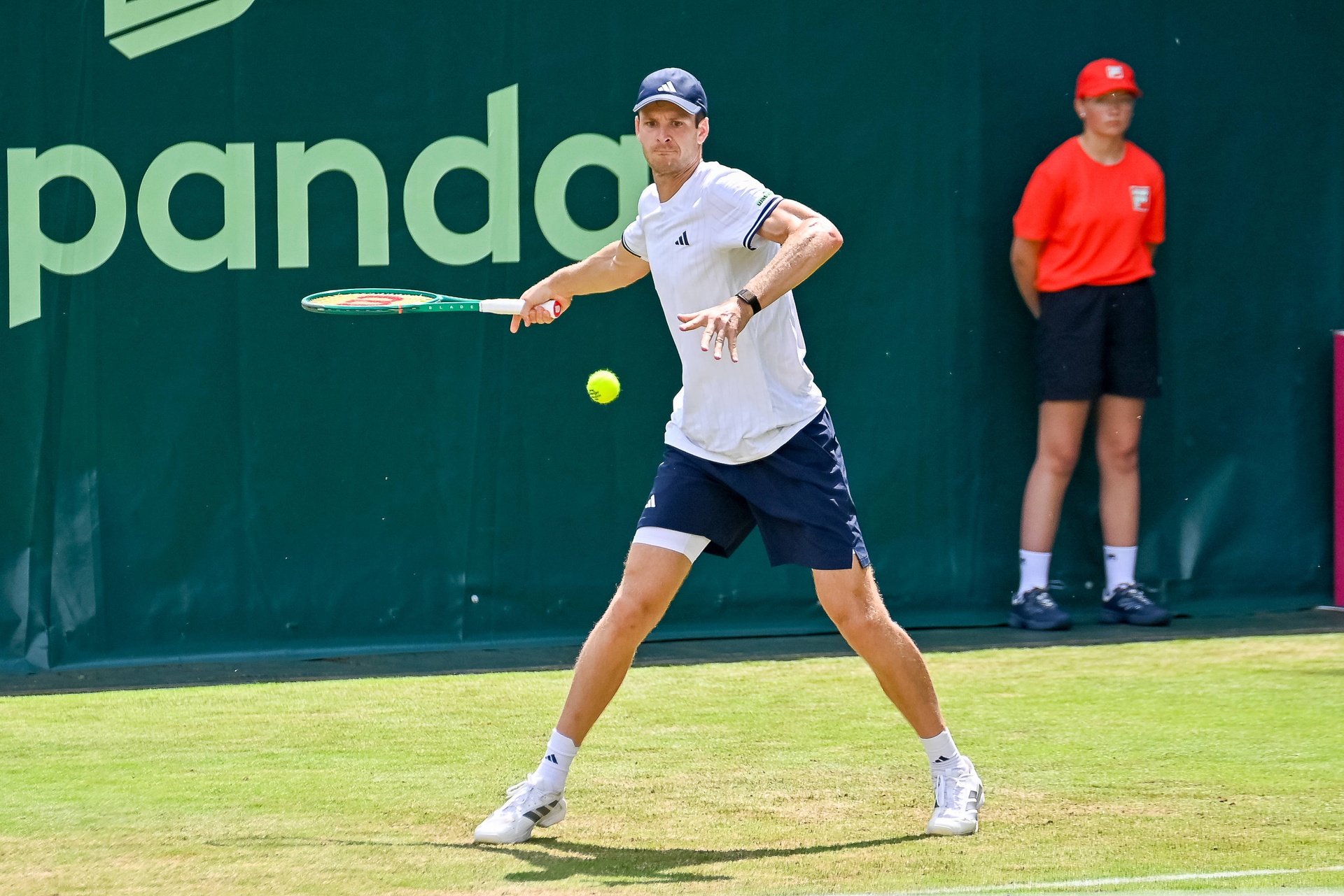 Kapitalne wejście Hurkacza w Wimbledon! Pokonał znanego rywala
