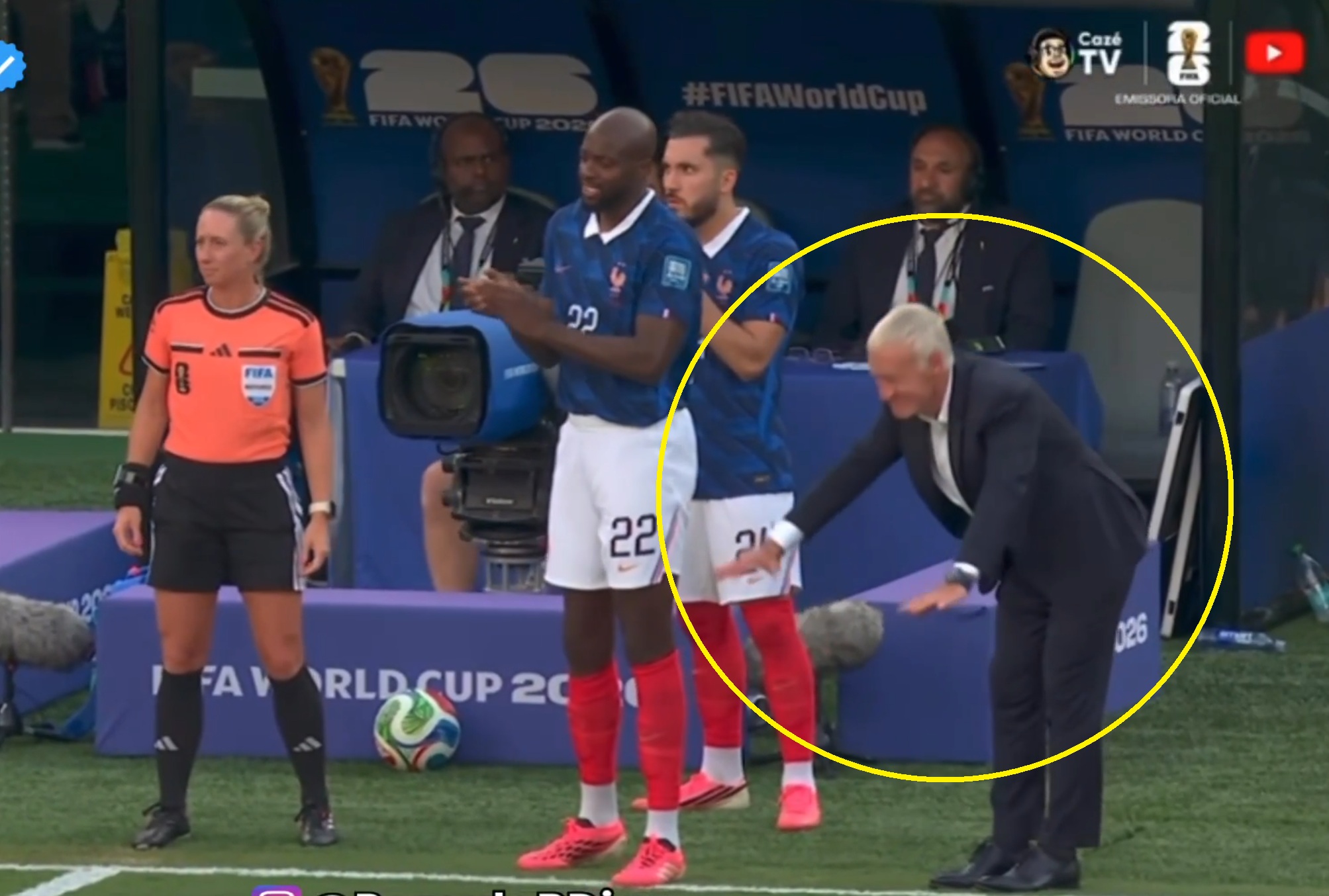 Deschamps pokłonił się przed Mbappe. Niezwykły gest trenera Francji [WIDEO]
