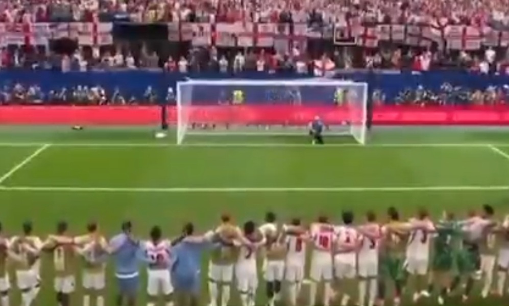 Niezwykłe sceny po meczu Anglików. Zaśpiewali przebój razem z kibicami [WIDEO]
