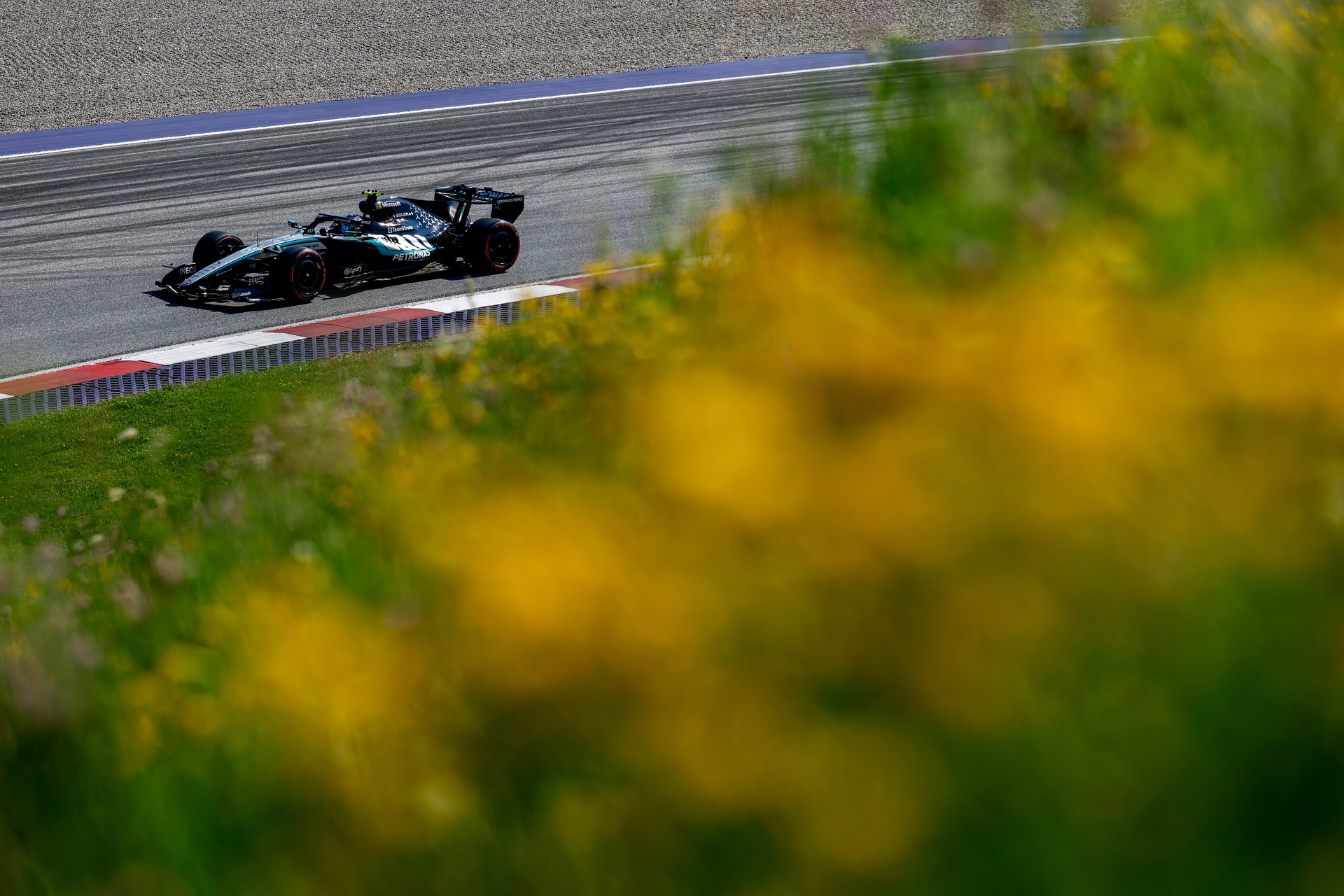 Co za emocje na Silverstone! Antonelli jest nie do doścignięcia