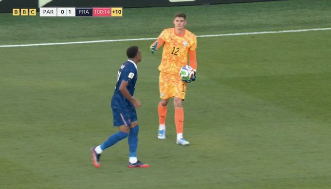 Mbappe zignorował rywala. Sceny po końcowym gwizdku [WIDEO]