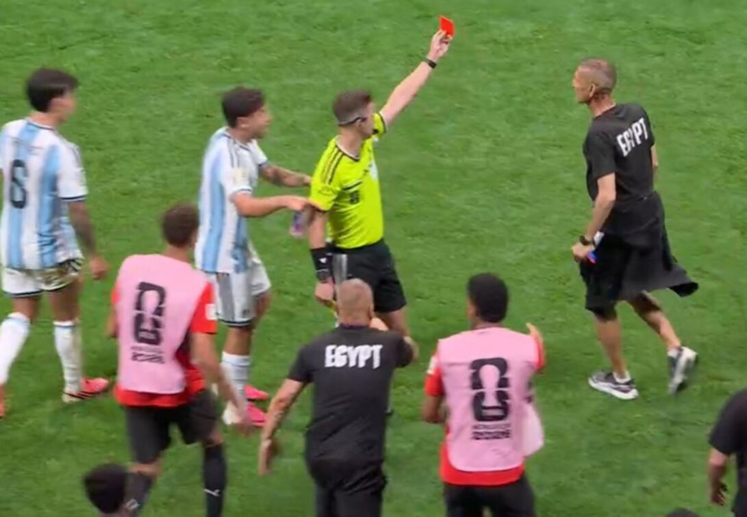 Zadyma przy ławce Egiptu! Trener obejrzał czerwoną kartkę [WIDEO]