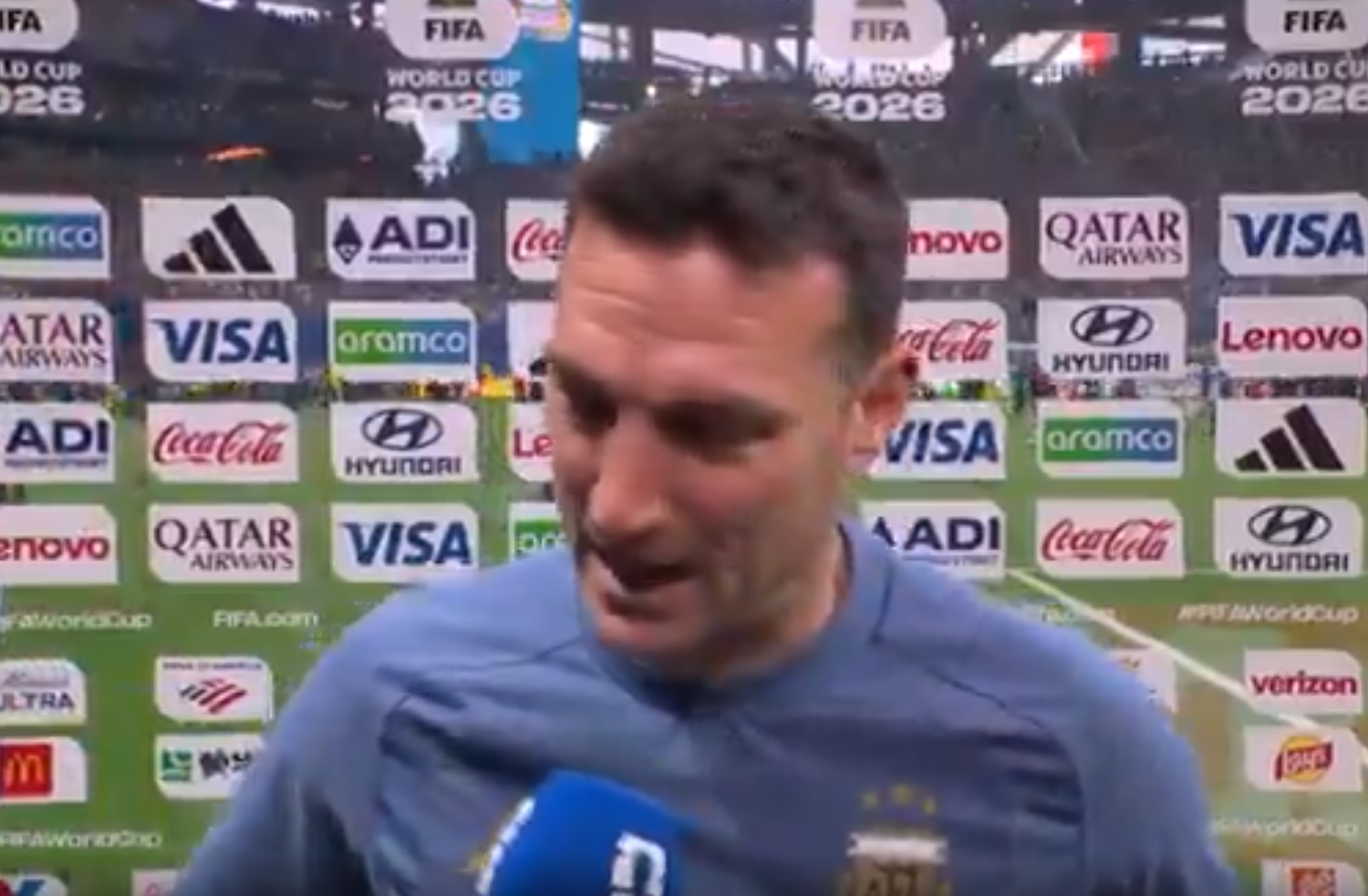 Scaloni nagle przerwał wywiad. Nie wytrzymał po awansie [WIDEO]