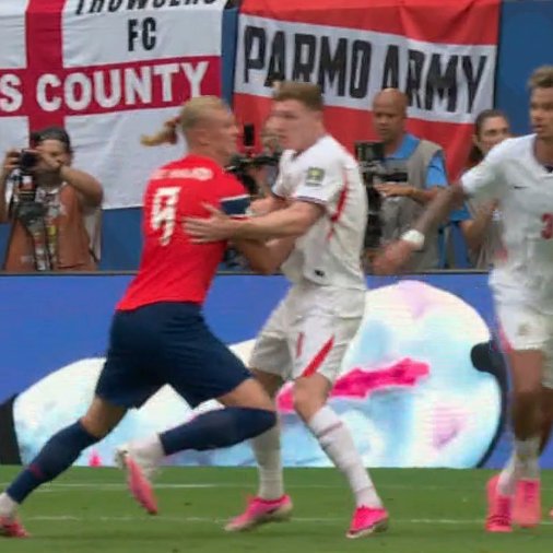 Radość Norwegii przerwana. Wszystko z powodu zachowania Haalanda [WIDEO]
