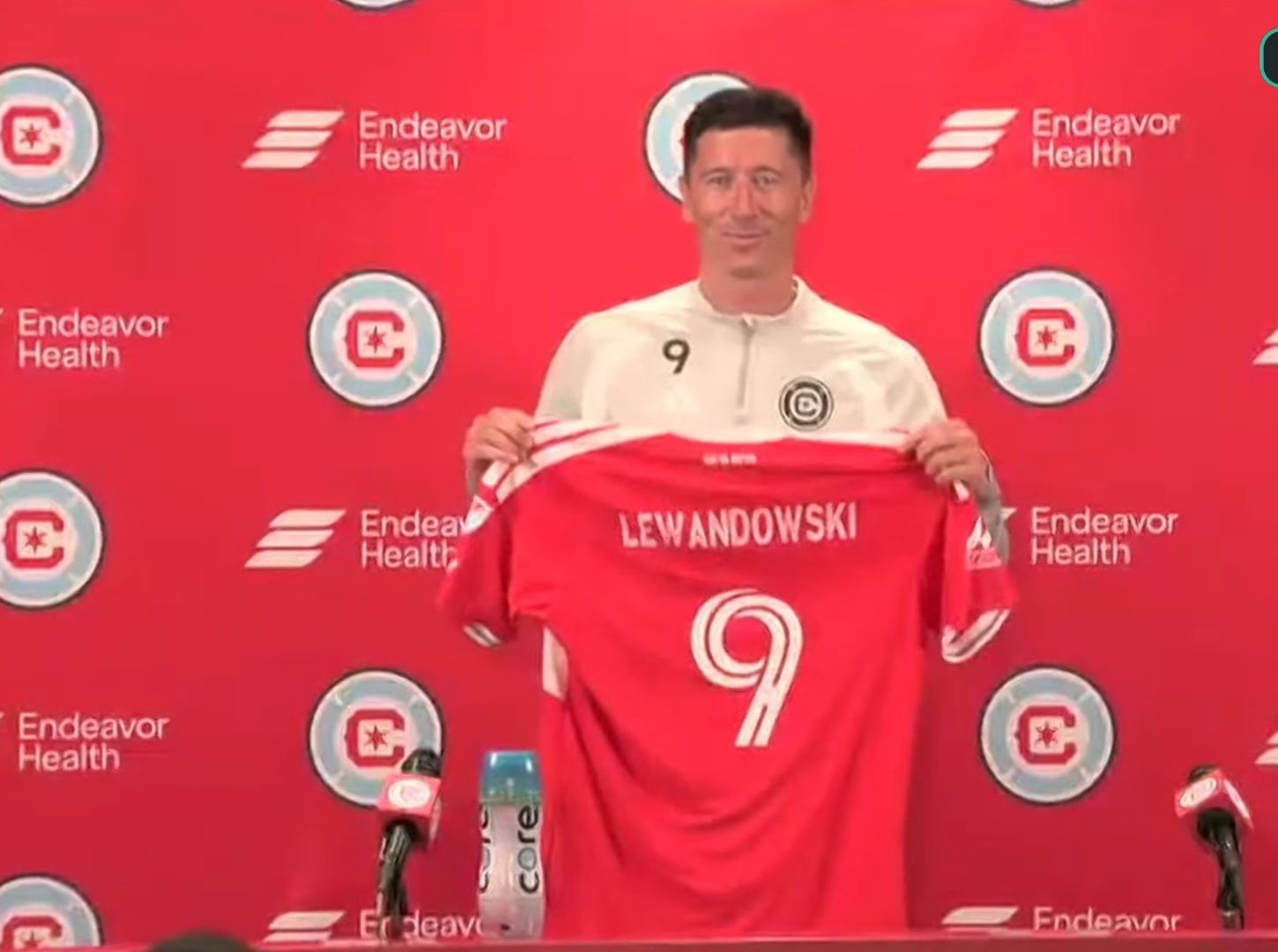 Lewandowski ujawnił rozmowy o transferze. Skontaktował się z dawnymi kolegami z Bayernu