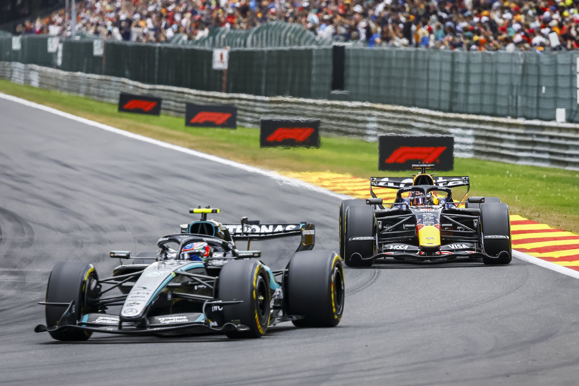 On jest nie do zatrzymania! Co za forma młodego gwiazdora F1