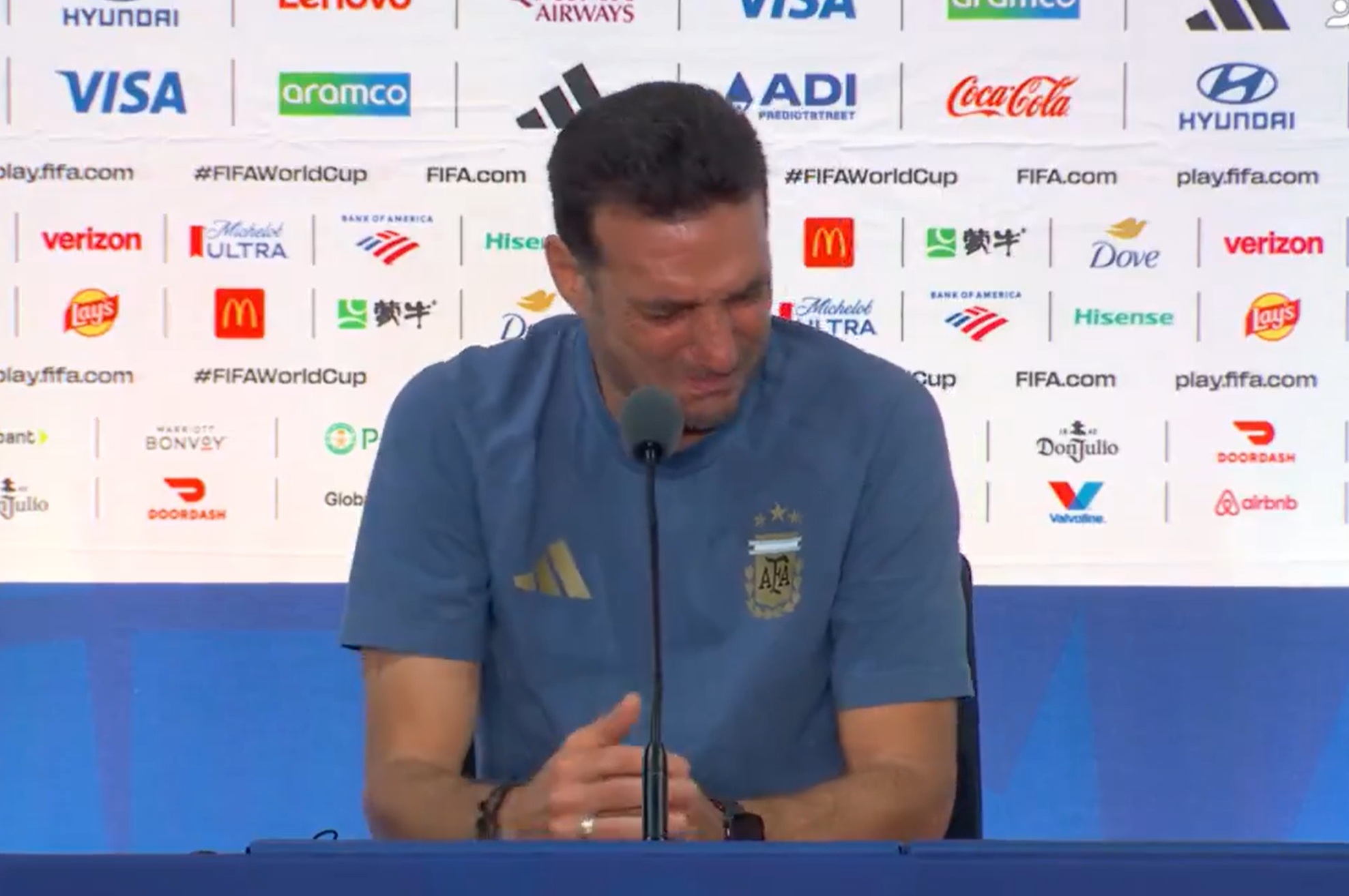 Scaloni rozpłakał się przed dziennikarzami. Koniec epoki w reprezentacji Argentyny [WIDEO]
