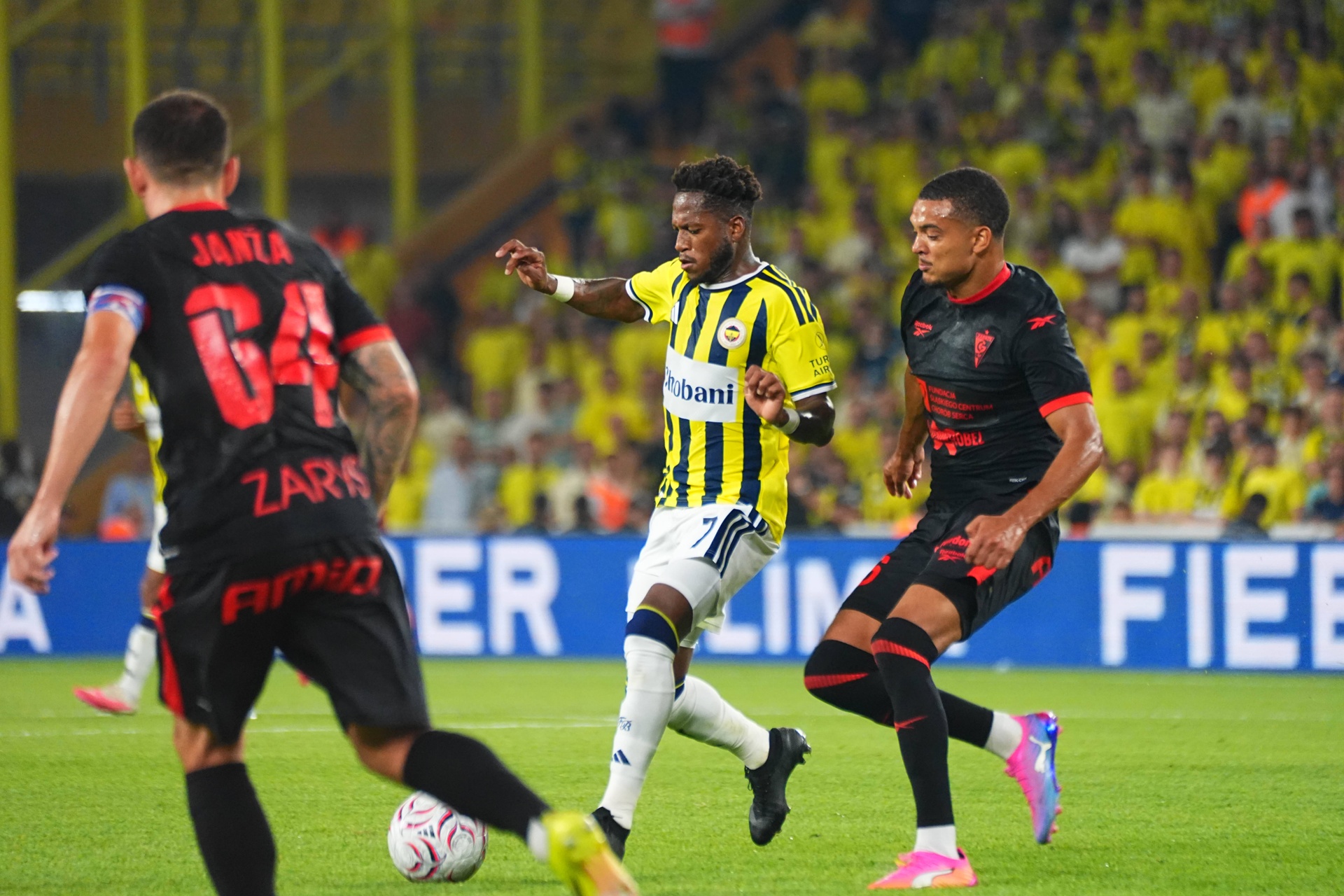 Eksperci pod wrażeniem gry Górnika, a kibice Fenerbahce wściekli. "Co wy robiliście na treningu?"