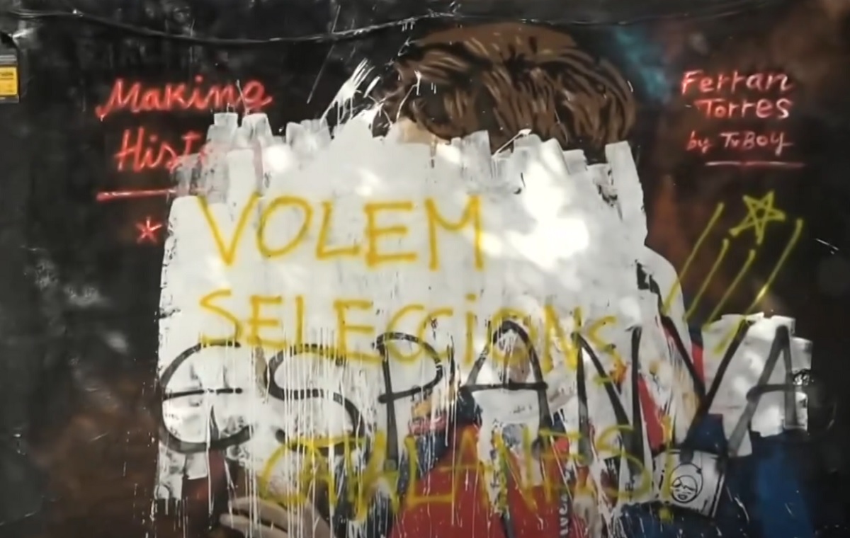 Mural bohatera mundialu zdewastowany. Wandale z apelem [WIDEO]