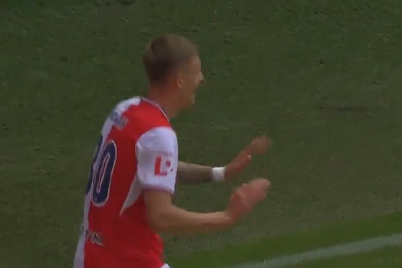 Ależ debiut Polaka! Dwa gole w pierwszej połowie [WIDEO]