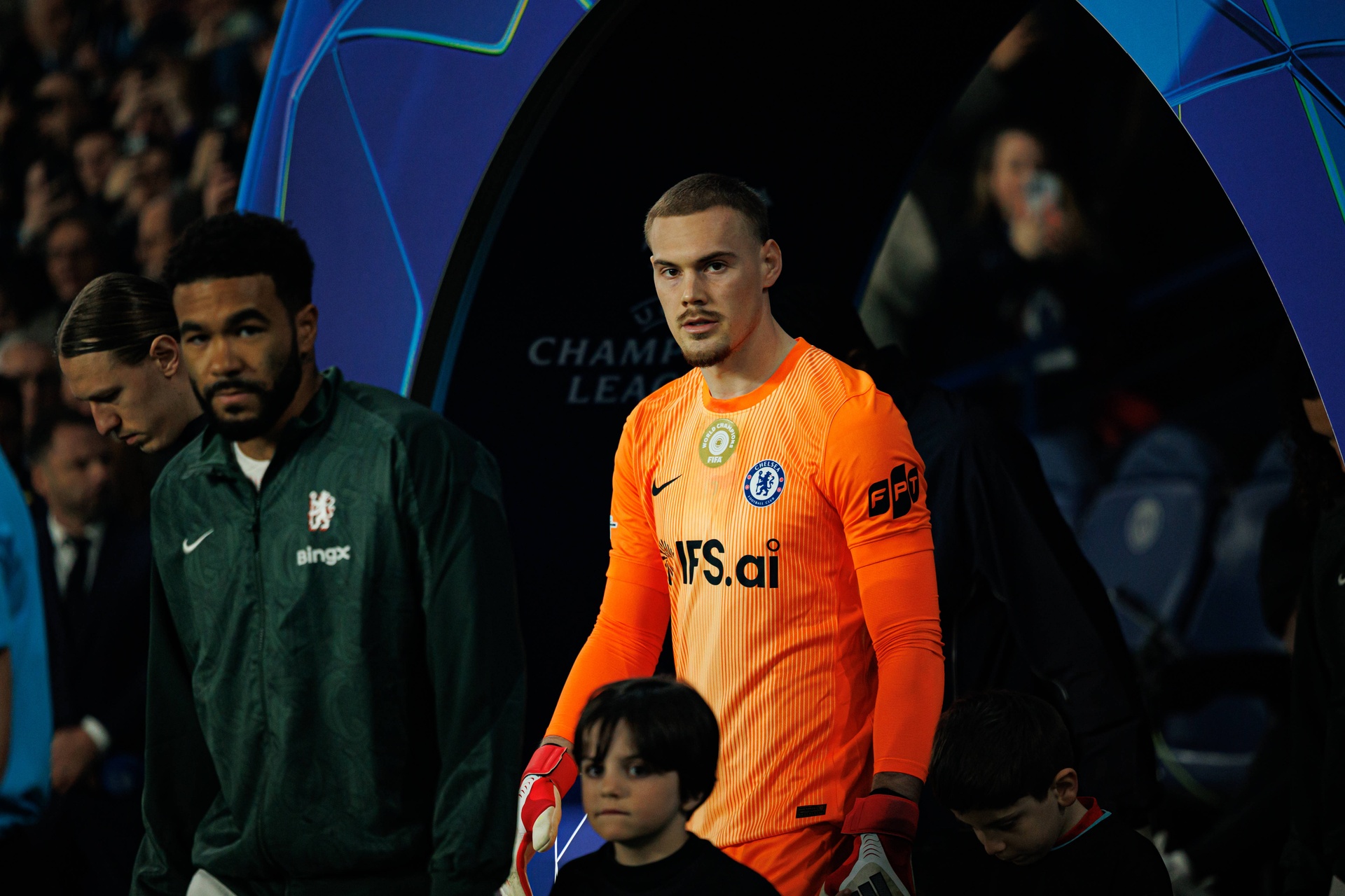 Piłkarz Chelsea odchodzi. Będzie rywalizował z Polakiem