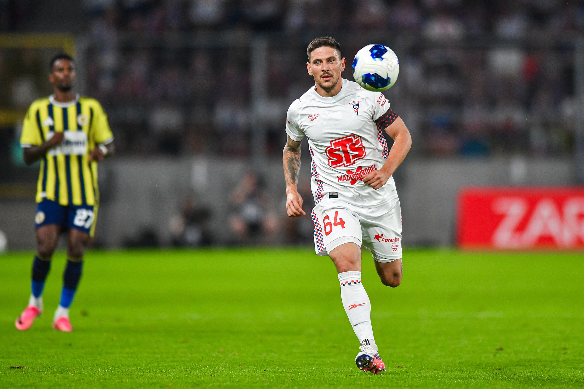 Janża zdradził, jak zachowywali się piłkarze Fenerbahce. "Dawno tego nie widziałem"
