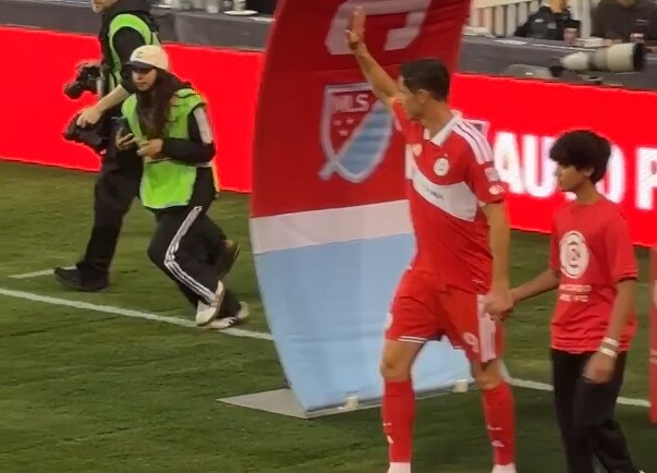 Tak przywitano "Lewego" w Chicago. Totalne szaleństwo [WIDEO]