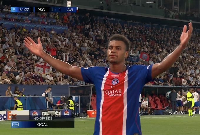 PSG triumfatorem Superpucharu Europy! Błąd Casha przy kluczowym golu [WIDEO]