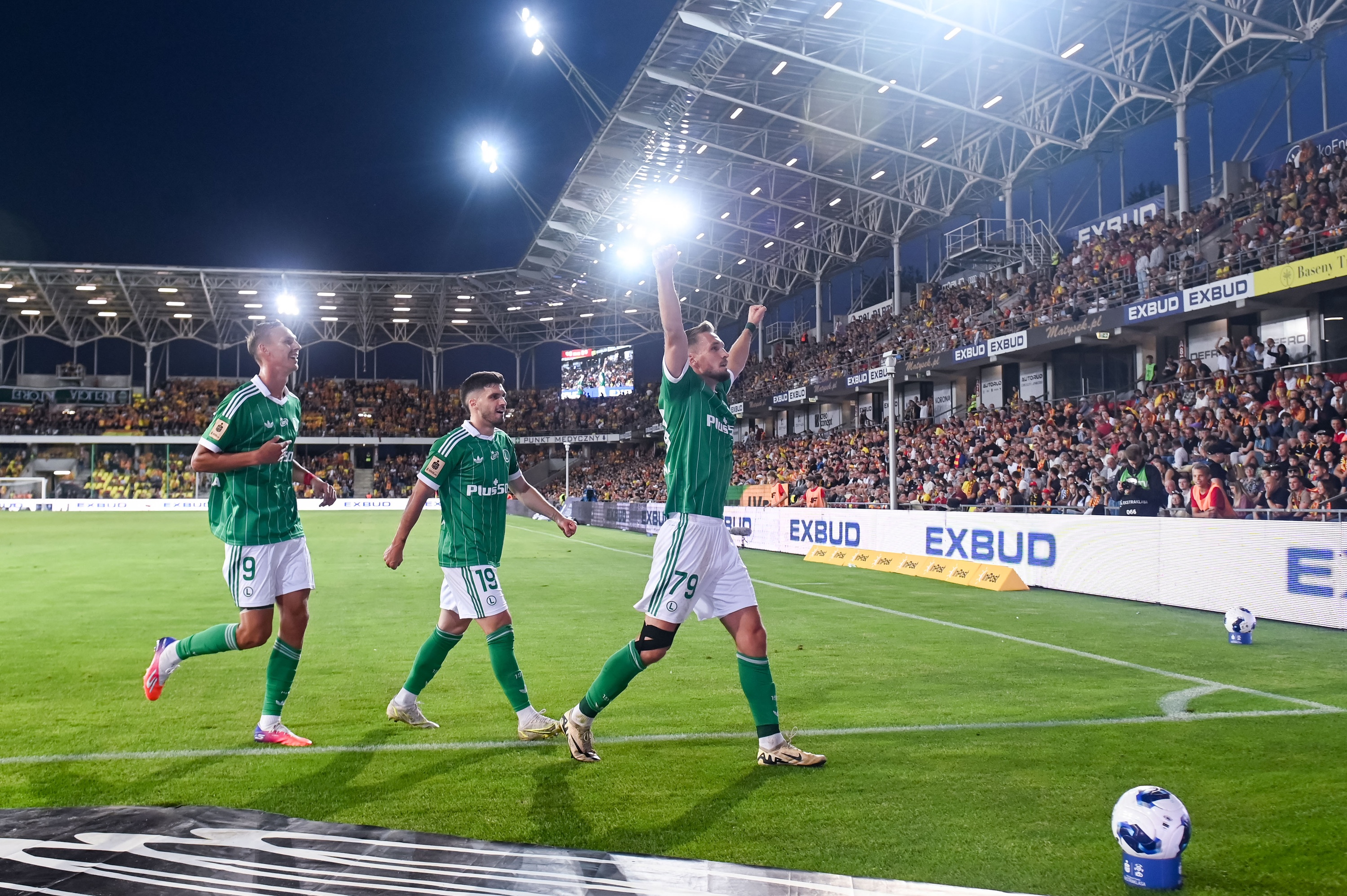 To nie żart! Nowy buk płaci 300 zł za gola w meczu Legia - Radomiak