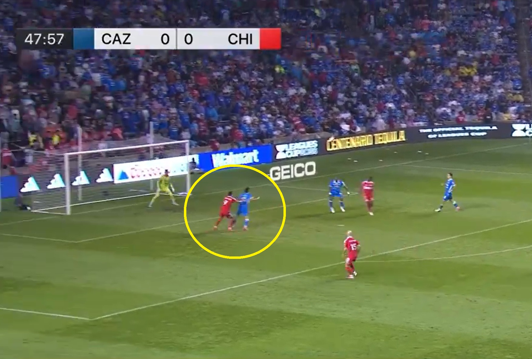 Sędzia zabrał gola Lewandowskiemu. Duża kontrowersja w meczu Fire [WIDEO]