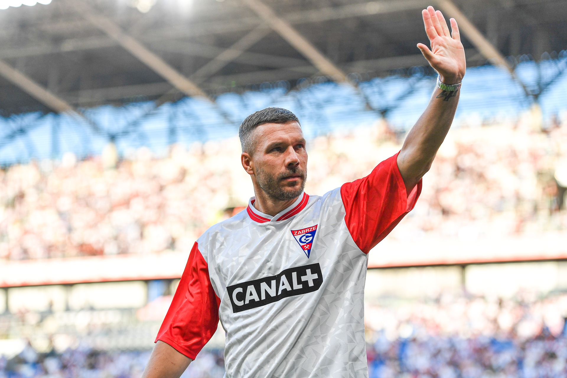Podolski napisał, co myśli o sędziach. Królewski już zareagował