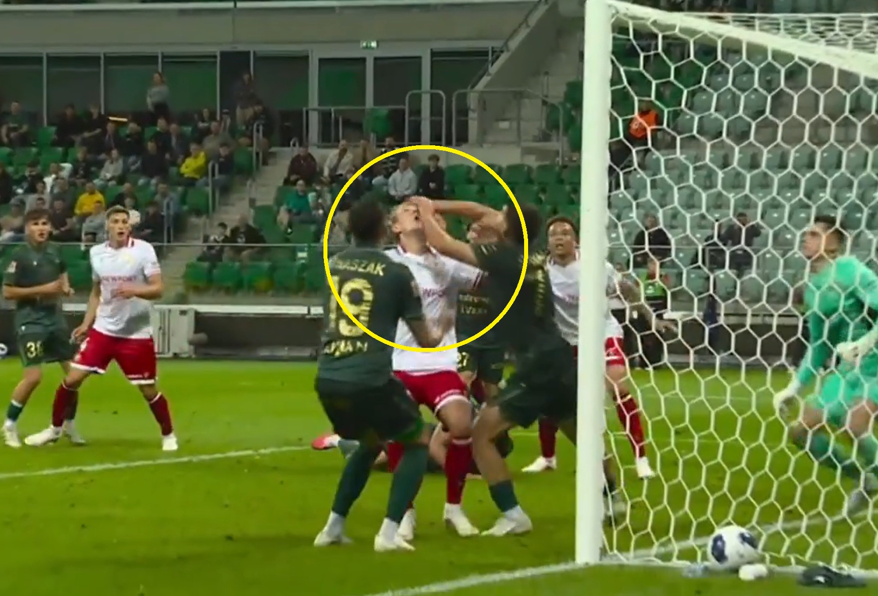 "Można walić w ryj i jedziemy dalej?". Wrze po kontrowersji z meczu Śląsk - Widzew