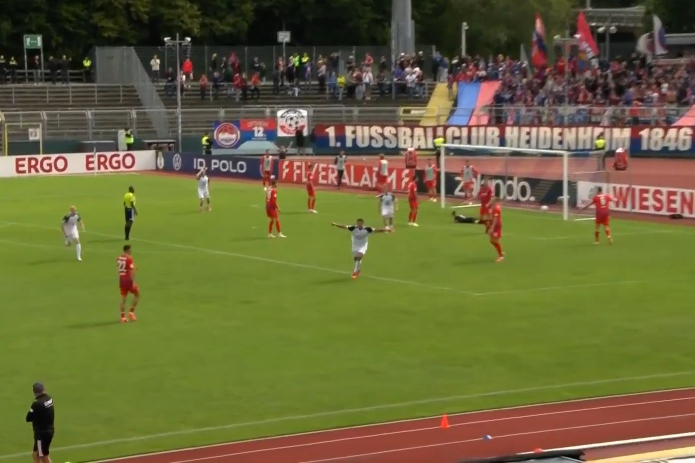 Sensacja w Pucharze Niemiec. I jeszcze taki gol. Blamaż spadkowicza z Bundesligi [WIDEO]